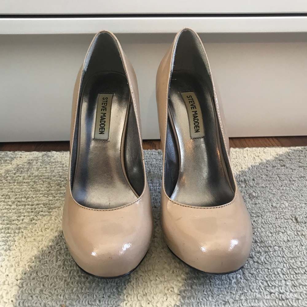 Steve Madden Nude Patent Leather Pumps